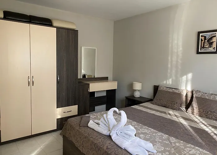 Gala Апартаменты *